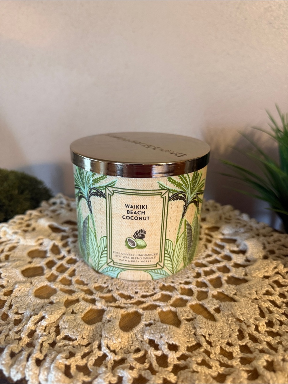 Bath & Body Works Waikiki Beach Coconut Candle - Green